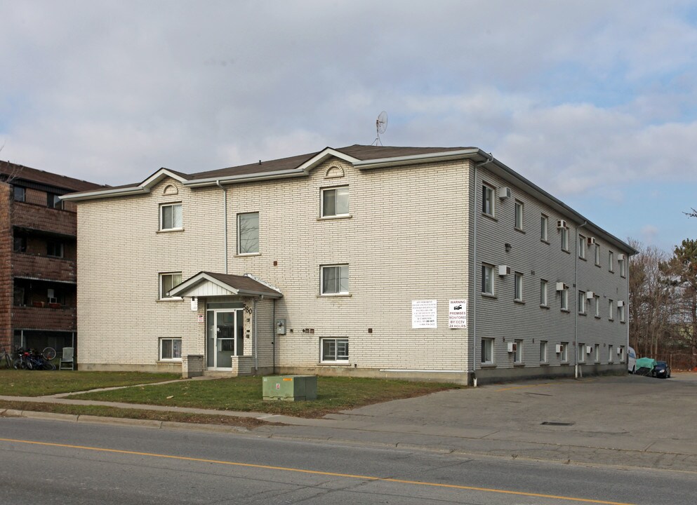 580 Bloor St E in Oshawa, ON - Building Photo