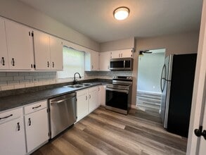 321 Northland Dr in Medina, OH - Building Photo - Building Photo