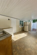 6120 Hayes St in Hollywood, FL - Building Photo - Building Photo