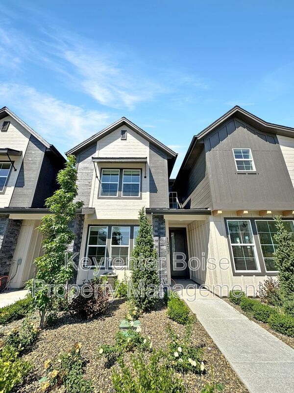 property at 1337 N Webb Wy