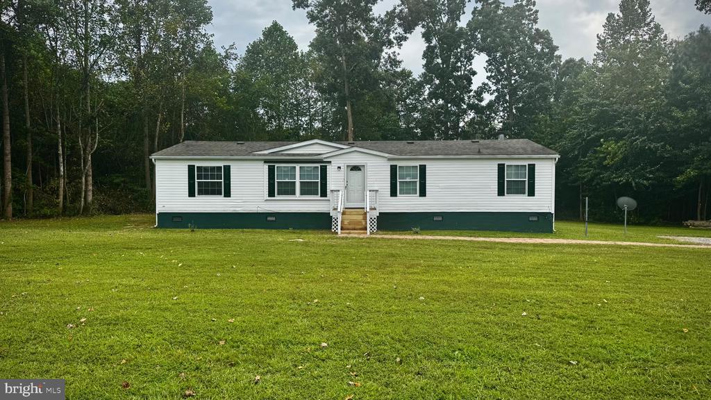 20479 Kings Hwy in Montross, VA - Building Photo