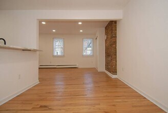 37 S Perry St in Poughkeepsie, NY - Building Photo - Building Photo