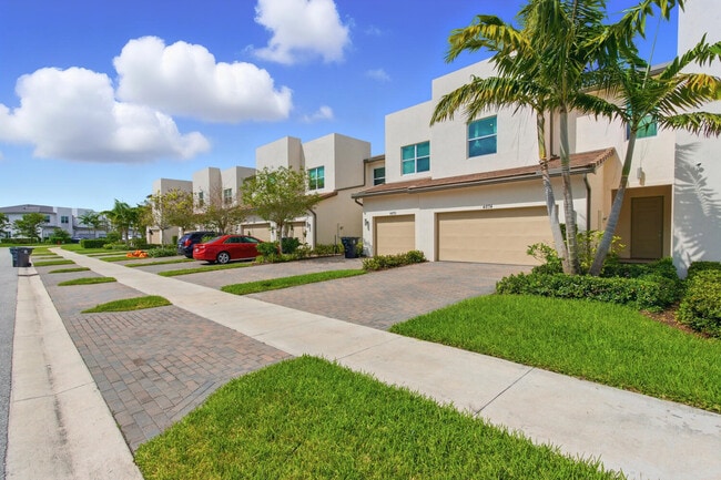 4874 Navali Dr in Wellington, FL - Building Photo - Building Photo