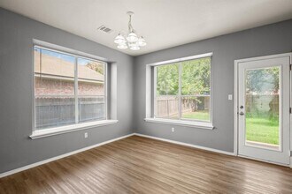 706 Johnny Bench in Round Rock, TX - Building Photo - Building Photo