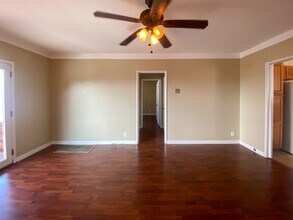 209 Marine Ave in Manhattan Beach, CA - Building Photo - Building Photo