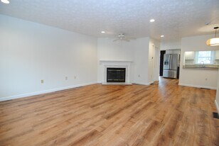 5 Cadogan Way in Nashua, NH - Building Photo