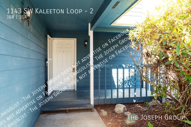 1143 SW Kaleeton Loop in Oak Harbor, WA - Building Photo - Building Photo