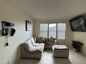 2315 N Congress Ave, Unit 34 in Boynton Beach, FL - Building Photo - Building Photo