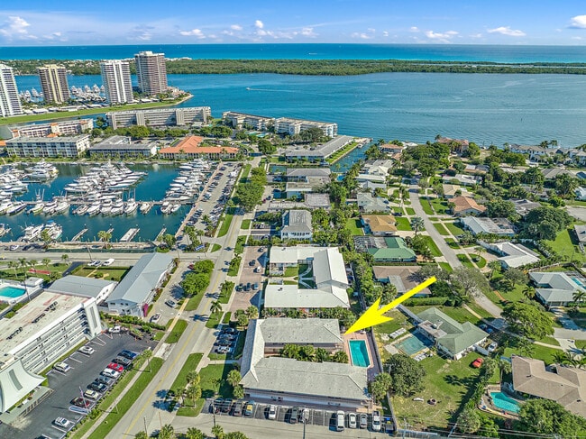 148 Yacht Club Dr in North Palm Beach, FL - Building Photo - Building Photo