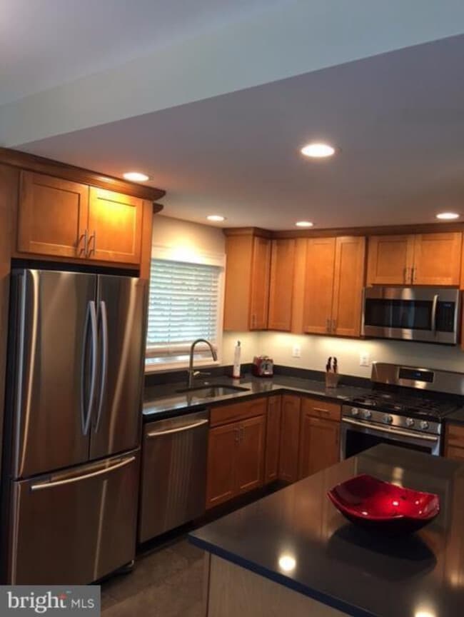 property at 3701 Gunston Rd