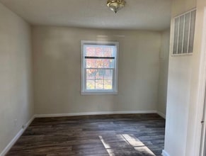 96 Dahlgren Ave in Portsmouth, VA - Foto de edificio - Building Photo