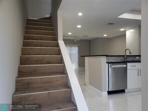 93 SW 3rd St in Pompano Beach, FL - Building Photo - Building Photo
