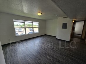 60 Miller Ave SW in Cedar Rapids, IA - Building Photo - Building Photo