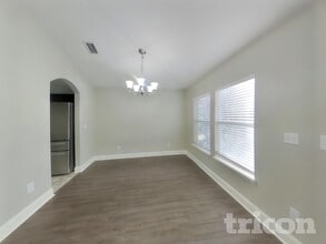 2268 Eisner Dr in Jacksonville, FL - Foto de edificio - Building Photo