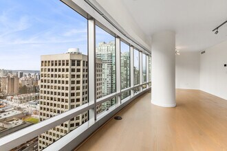 1151-1151 W Georgia St in Vancouver, BC - Building Photo - Building Photo