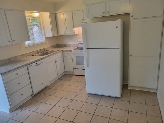 240 O'Doherty Rd in Brighton, MI - Building Photo - Building Photo