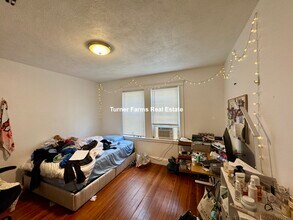 24 Chetwynd Rd, Unit 1 in Somerville, MA - Foto de edificio - Building Photo