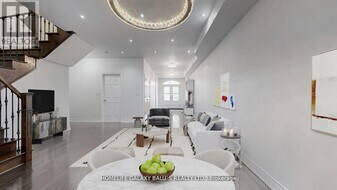 1561 Greenmount St in Pickering, ON - Building Photo