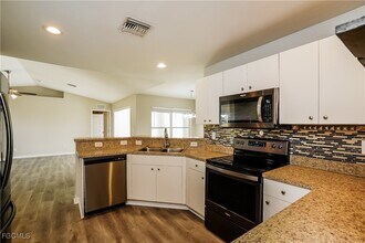 1422 NW 1st St in Cape Coral, FL - Building Photo - Building Photo