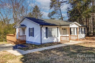 2346 Buffalo Shoals Rd in Statesville, NC - Building Photo