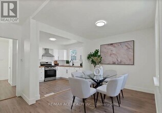 596 Pharmacy Ave in Toronto, ON - Building Photo - Building Photo