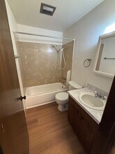 1525 SE 49th Ave in Portland, OR - Foto de edificio - Building Photo