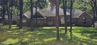 244 Ridge Rd in Decatur, TX - Building Photo