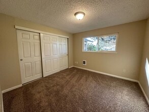 18910 NW Shadow Ln in Portland, OR - Building Photo - Building Photo