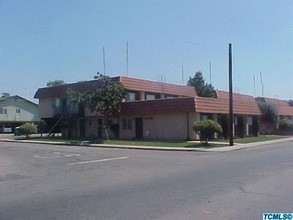 The Murray Apartments in Visalia, CA - Building Photo - Building Photo