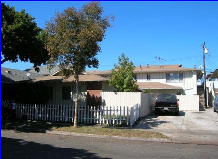 712 Shalimar Dr in Costa Mesa, CA - Foto de edificio - Building Photo