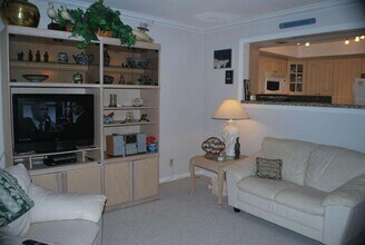 100 Lehane Terrace in North Palm Beach, FL - Building Photo - Building Photo