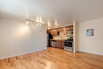 Park Lane in Denver, CO - Building Photo - Interior Photo