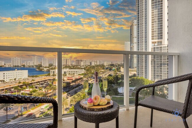 18001 Collins Ave in Sunny Isles Beach, FL - Building Photo - Building Photo