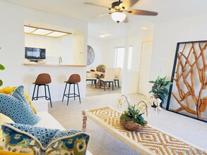 9444 Twin Trails Dr in San Diego, CA - Building Photo - Building Photo