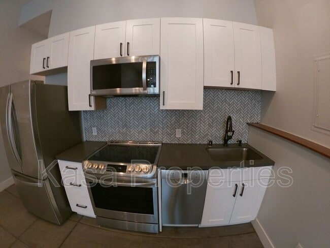 5610 Martin Luther King Jr Way in Oakland, CA - Building Photo - Building Photo