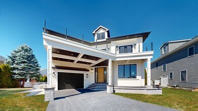 31 Seaside Ct in Margate City, NJ - Foto de edificio - Building Photo
