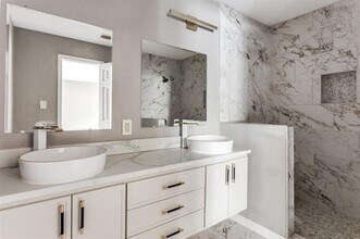 1612 Woodview Dr in Alvarado, TX - Building Photo - Building Photo