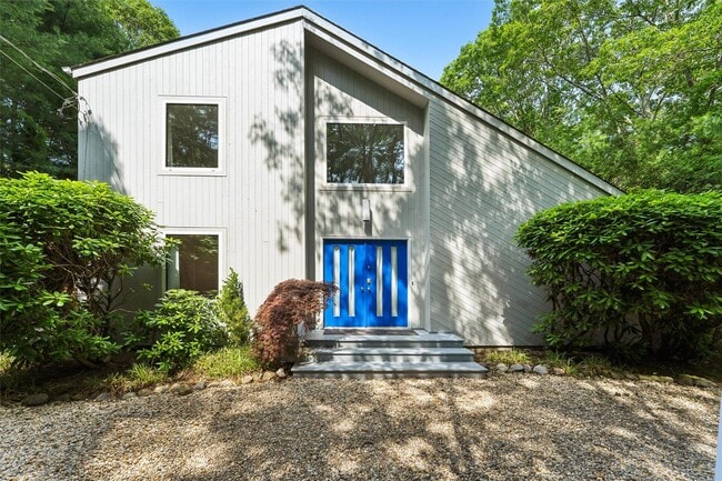24 Quogue Riverhead Rd in Quogue, NY - Building Photo - Building Photo