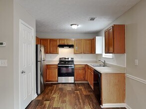 488 Old Tree Dr in Jackson, GA - Building Photo - Building Photo