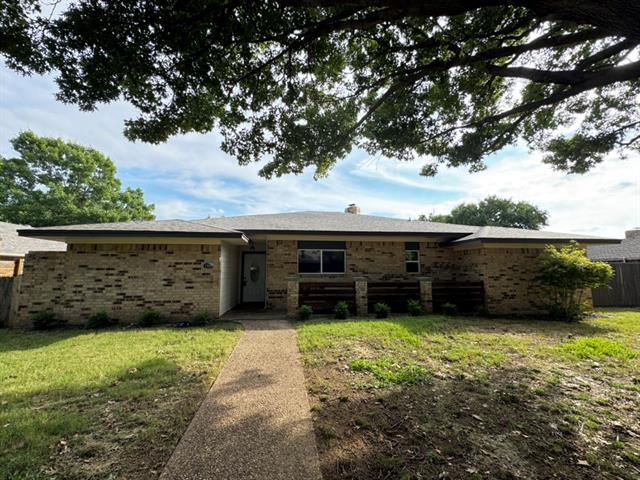 property at 1922 Kensington Dr