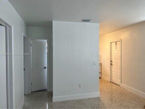 59 E 20th St in Hialeah, FL - Building Photo - Building Photo