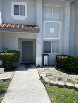 20863 NW 2nd St in Pembroke Pines, FL - Building Photo