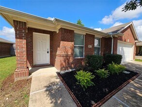 5813 World Champion Ct in Fort Worth, TX - Building Photo - Building Photo