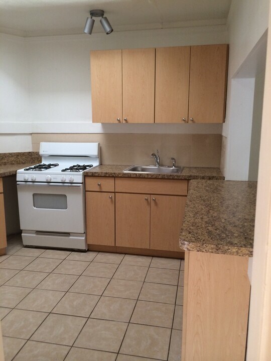 816 S State St in Ann Arbor, MI - Building Photo