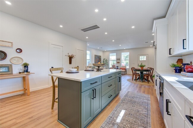 property at 11 E Obryant St