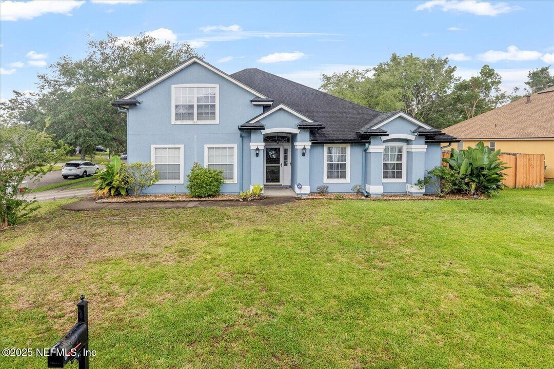 13705 Fish Eagle Dr W in Jacksonville, FL - Building Photo