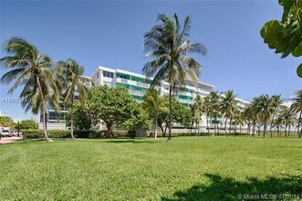 301 Ocean Dr-Unit -204 in Miami Beach, FL - Foto de edificio - Building Photo