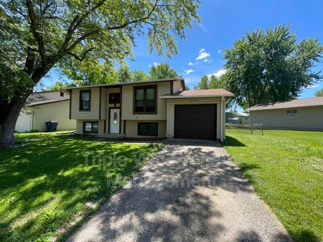 1464 Monopoly Dr in Florissant, MO - Building Photo - Building Photo