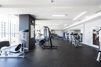 600 NE 27th St, Unit 2605 in Miami, FL - Building Photo - Building Photo