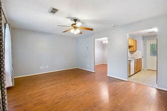 10629 Royal Cavins Dr in Conroe, TX - Building Photo - Building Photo